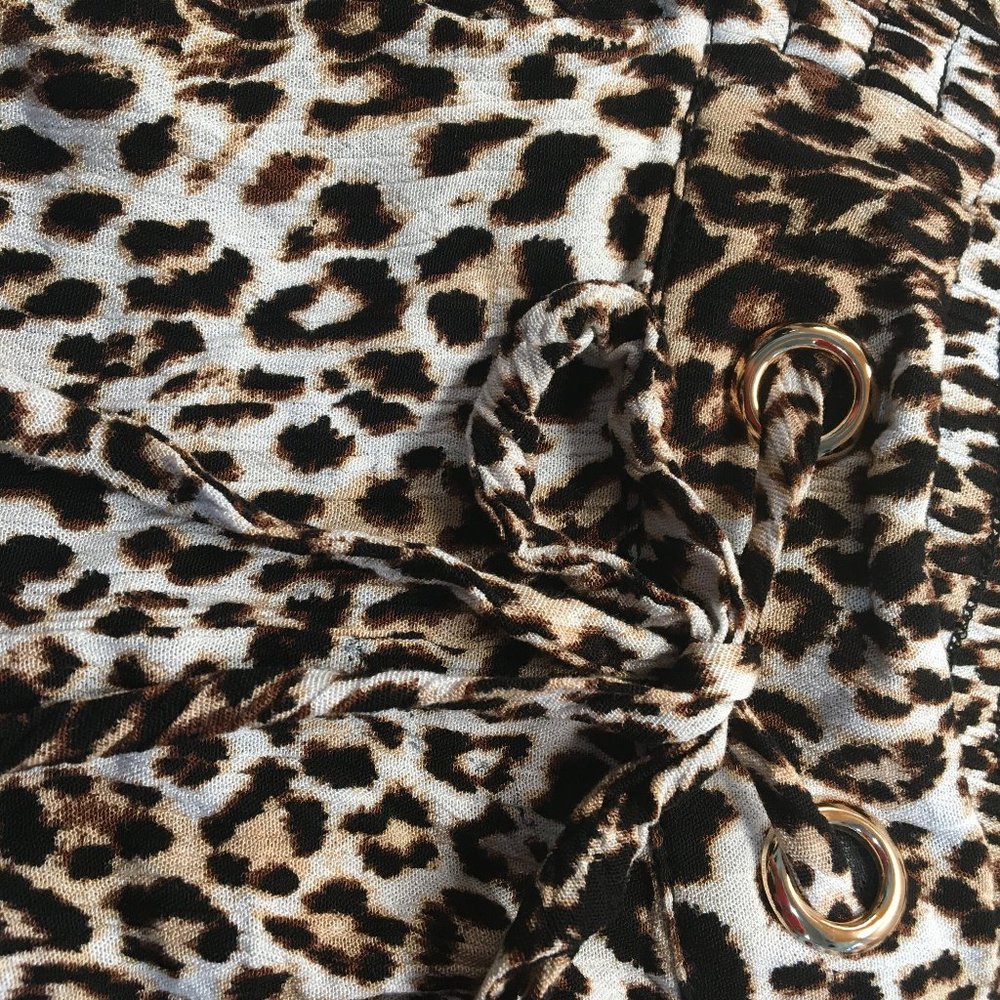 Thalia Sodi Leopard Shorts - Picture 5 of 5